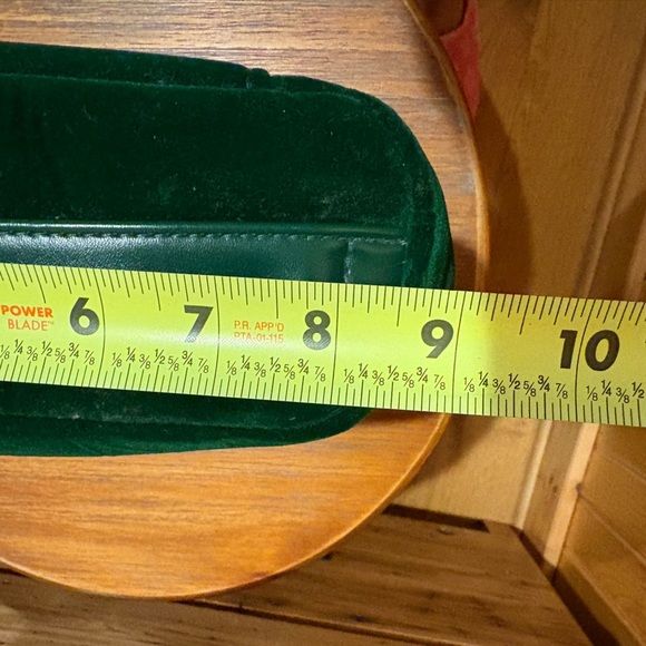 Elemis London faux green cosmetics or skincare products bag - Picture 7 of 8